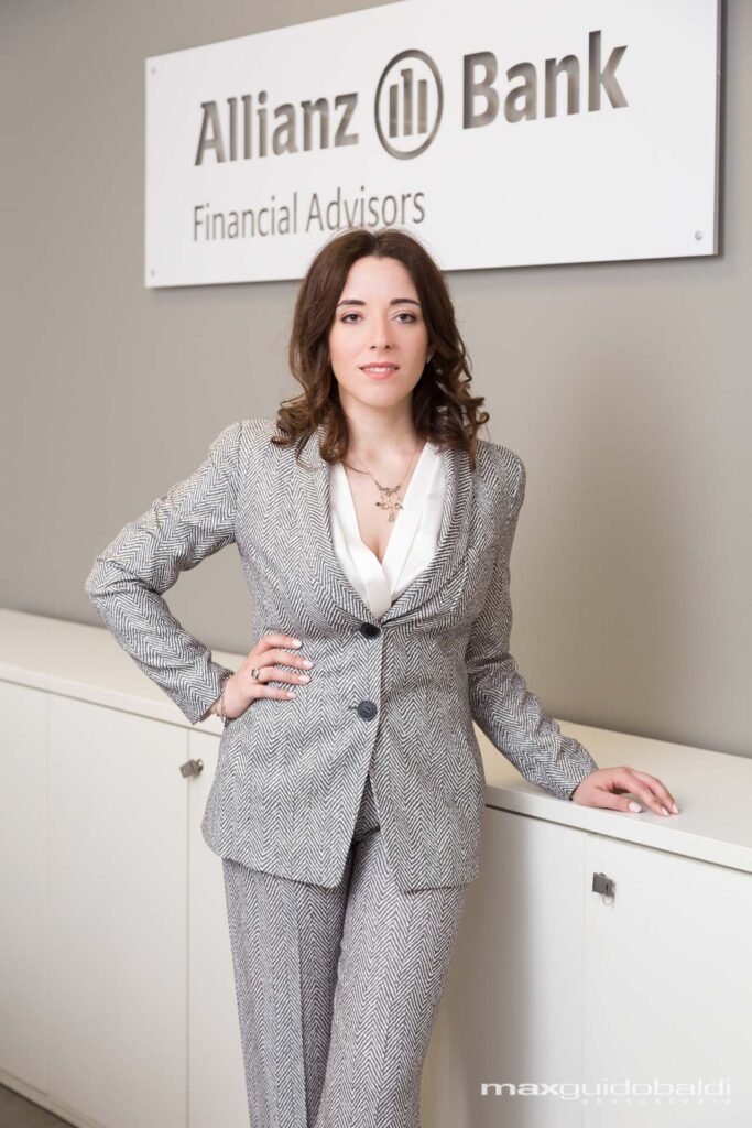 Ritratto professionale di una donna manager ad Ancona realizzato da Max Guidobaldi