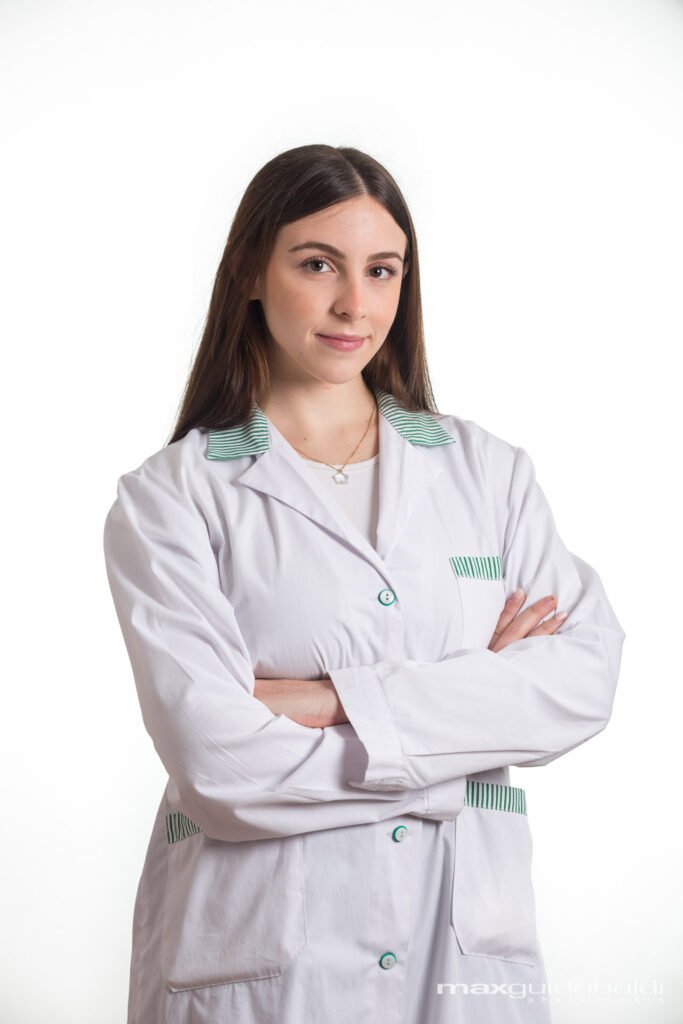 Ritratto professionale di una donna manager ad Ancona realizzato da Max Guidobaldi